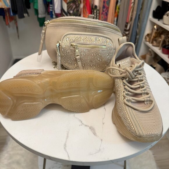 Steve Madden Sneakers with Matching Fanny Pack, multiple colors, size 7 - Picture 5 of 6